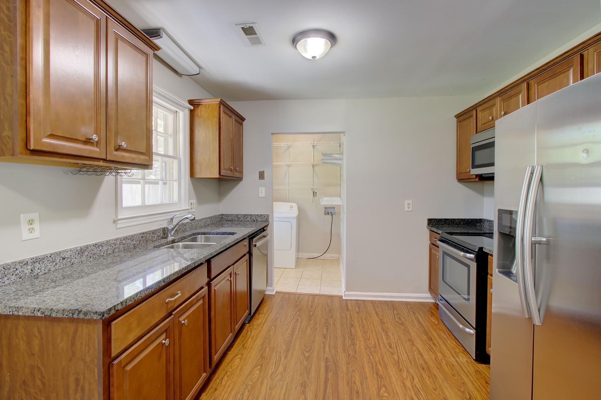 125 Tiffany Lane Photo 2