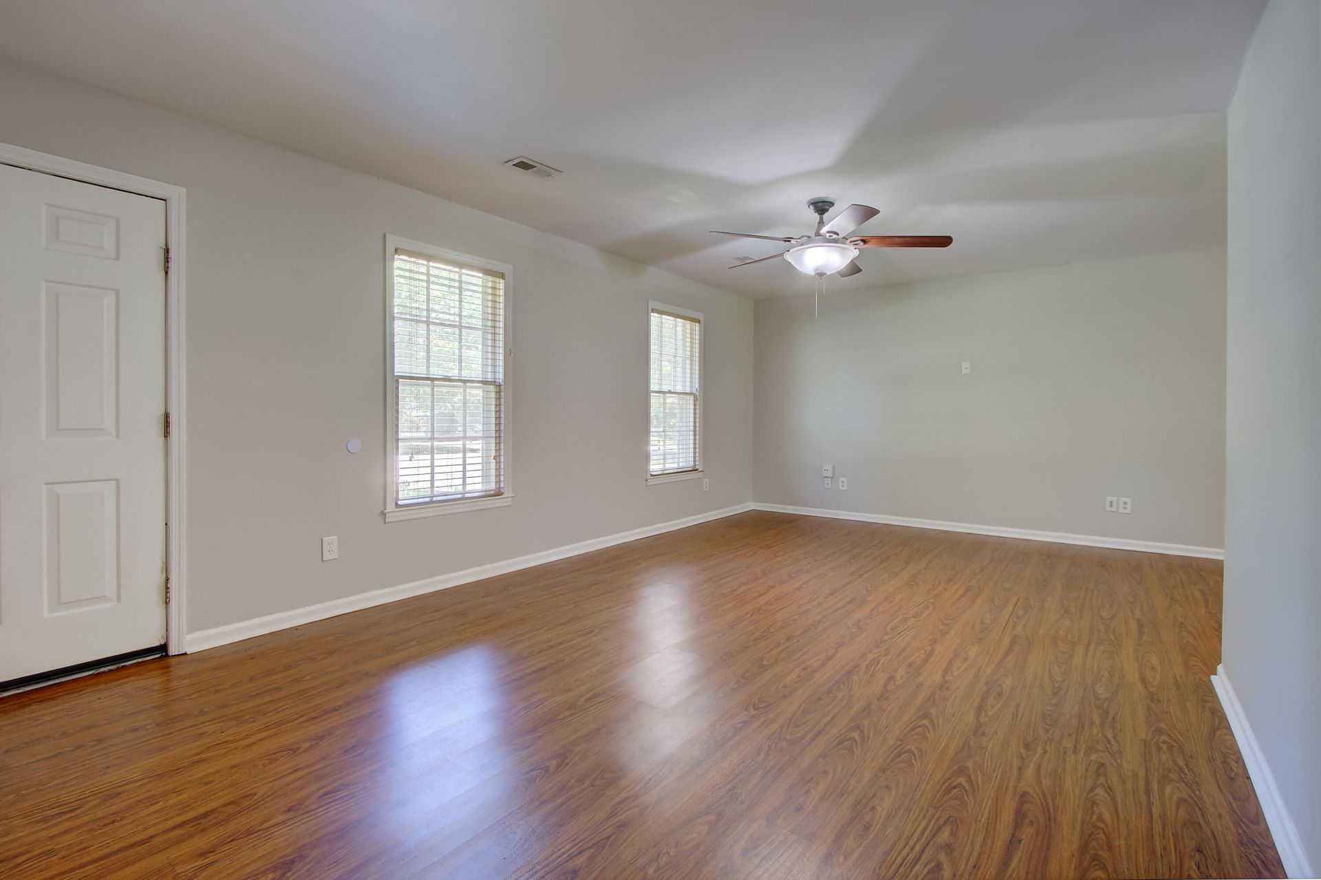 125 Tiffany Lane Photo 6