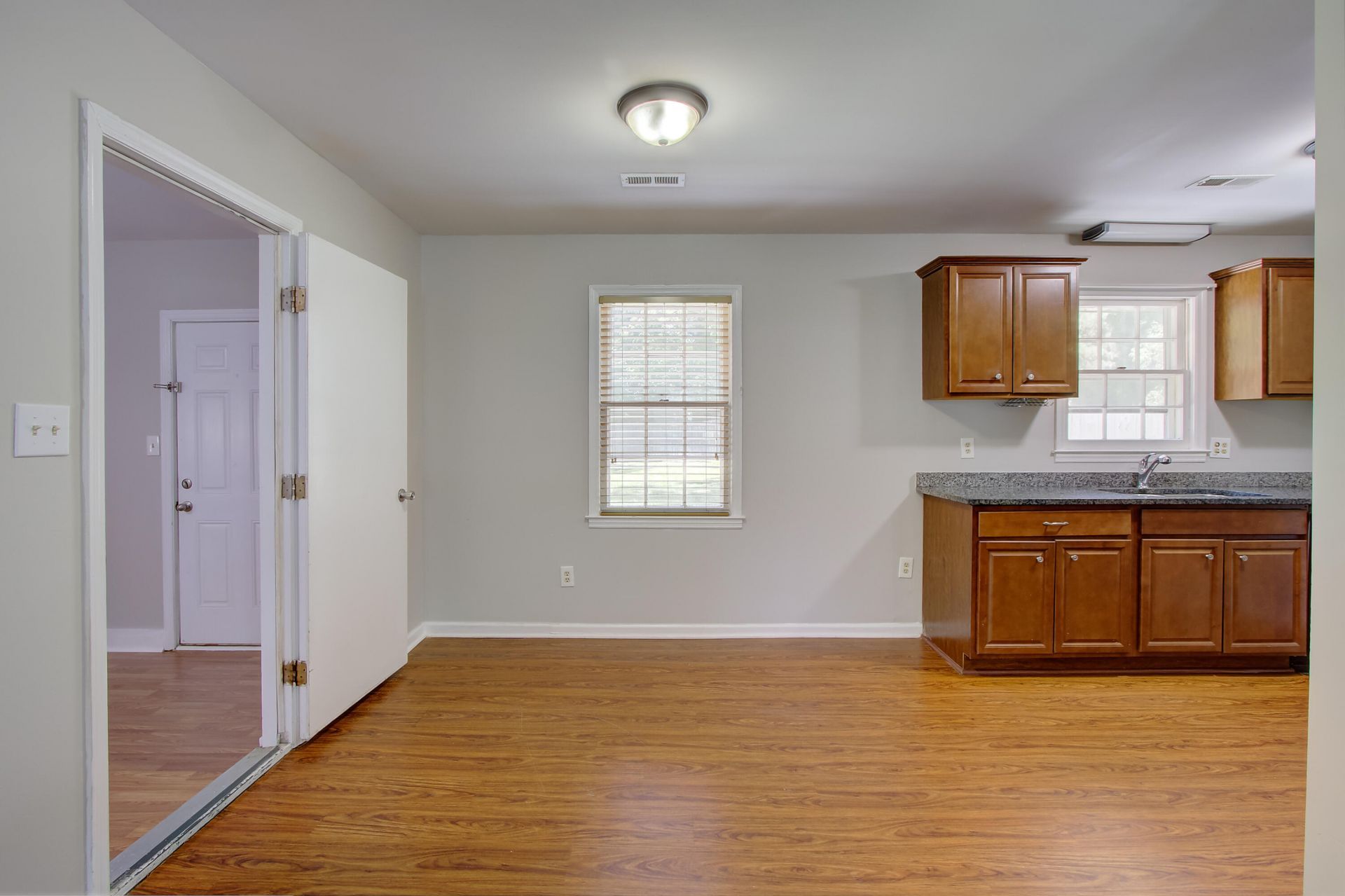 125 Tiffany Lane Photo 7