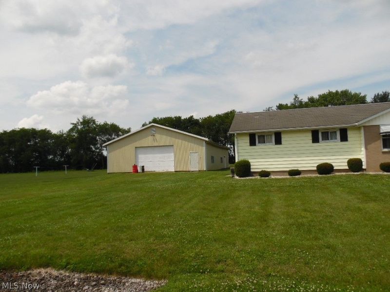 22122 Valley View Drive, West Lafayette, OH 43845 Photo 2
