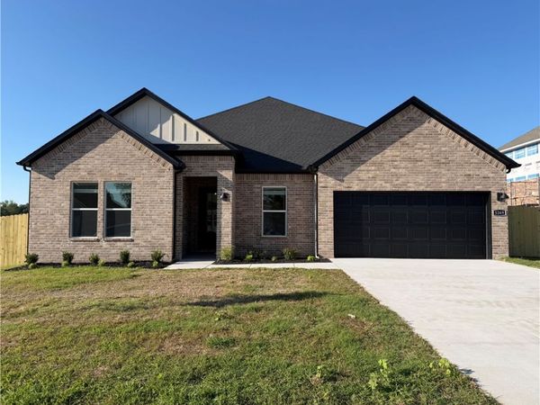 5269 Annika Avenue, Springdale, AR 72762