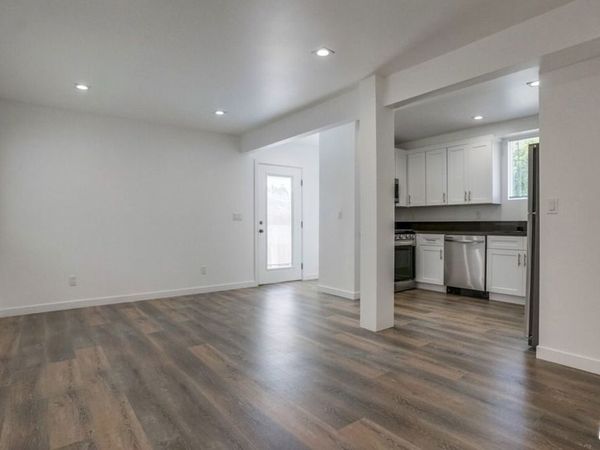 869 Glenway Drive, Unit 8, Inglewood, CA 90302