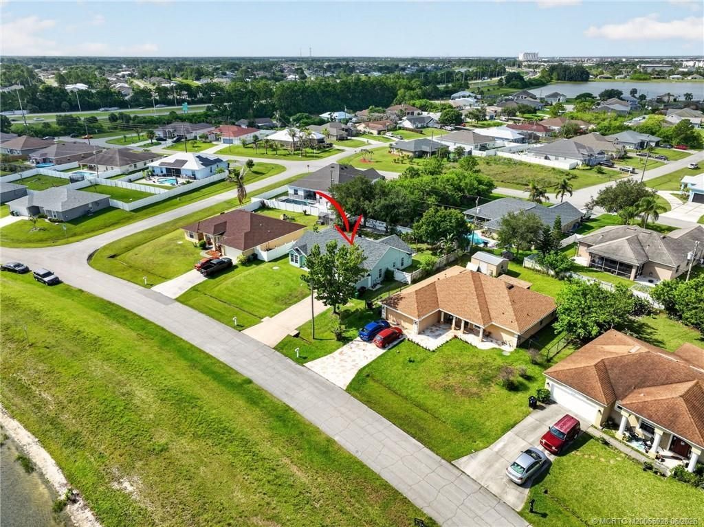 2510 SW Fair Isle Road, Port Saint Lucie, FL 34987 Photo