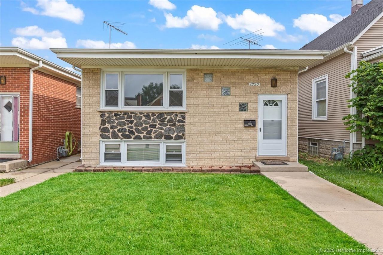 7320 W 58th Street, Summit, IL 60501 Main Photo