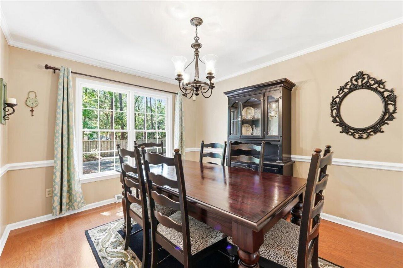 102 Laurens Court Photo 23