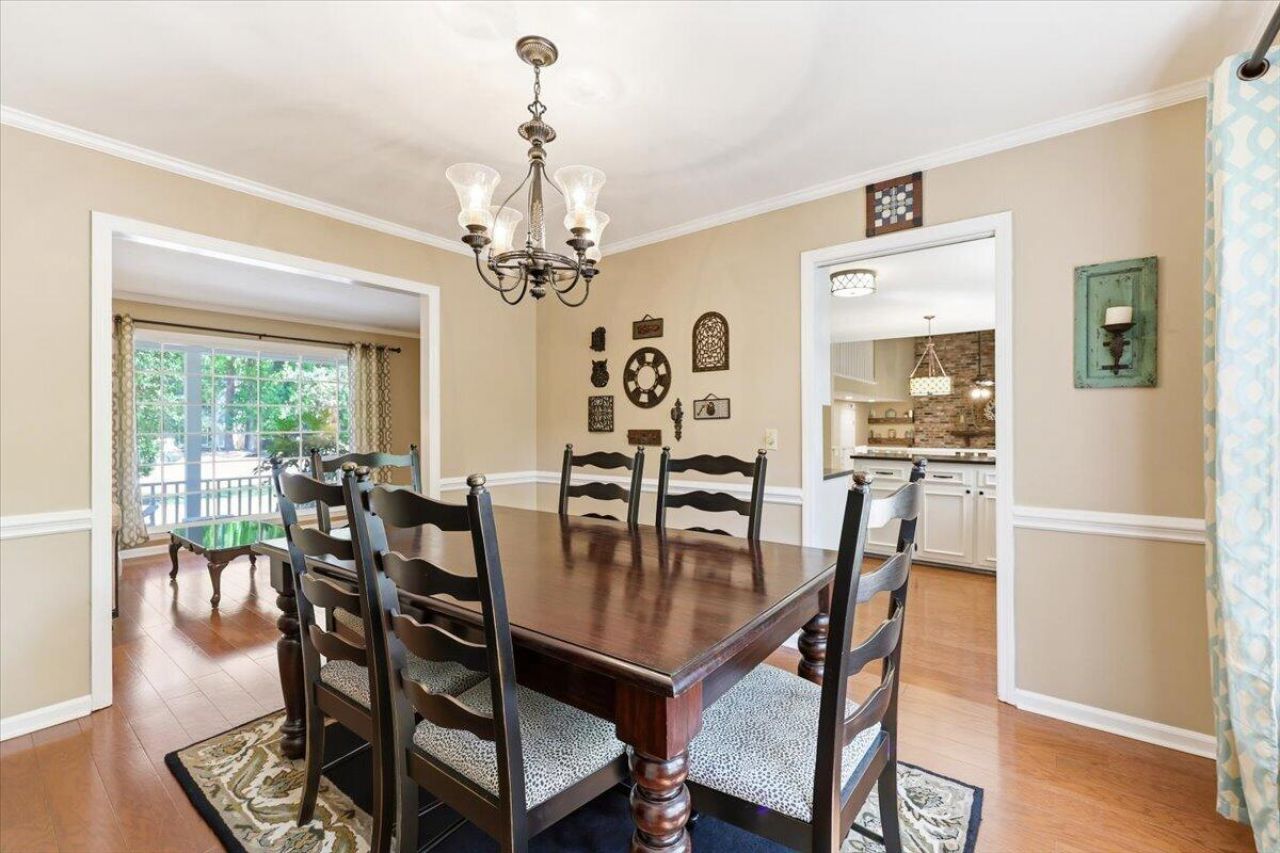 102 Laurens Court Photo 24