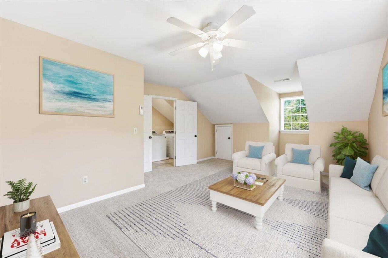 102 Laurens Court Photo 32