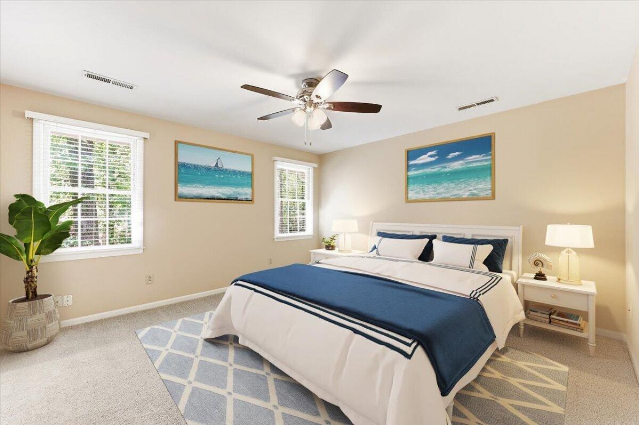 102 Laurens Court Photo 34