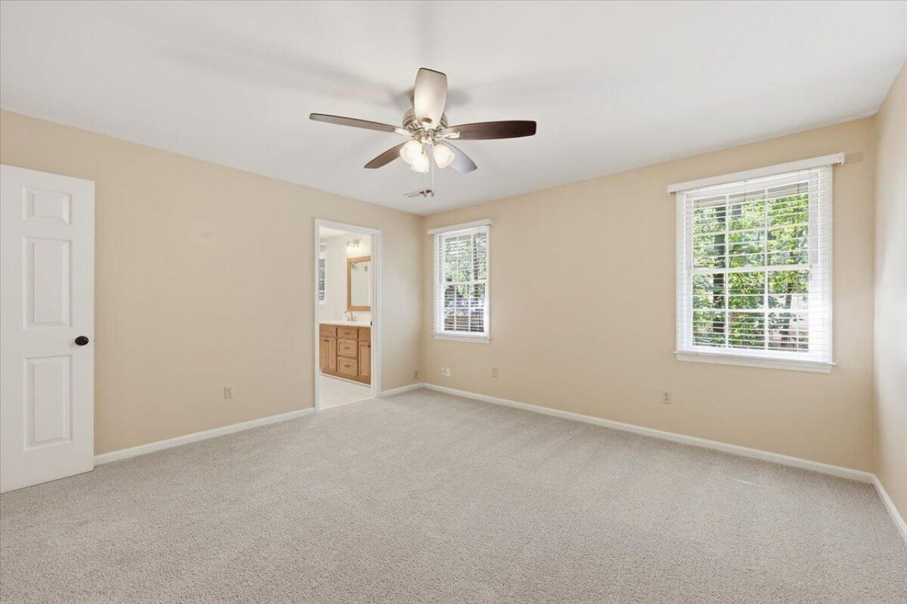 102 Laurens Court Photo 35