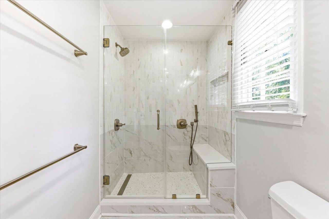 102 Laurens Court Photo 38