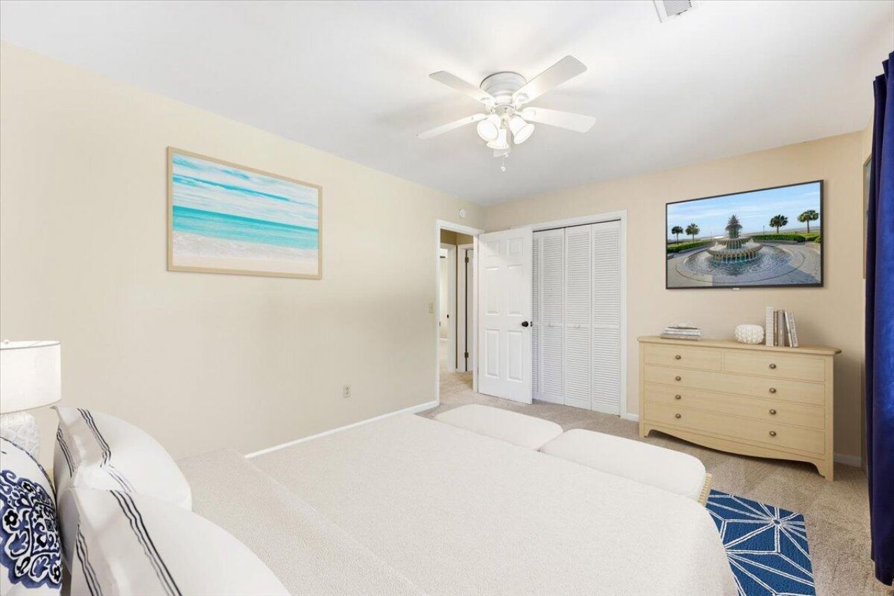 102 Laurens Court Photo 43