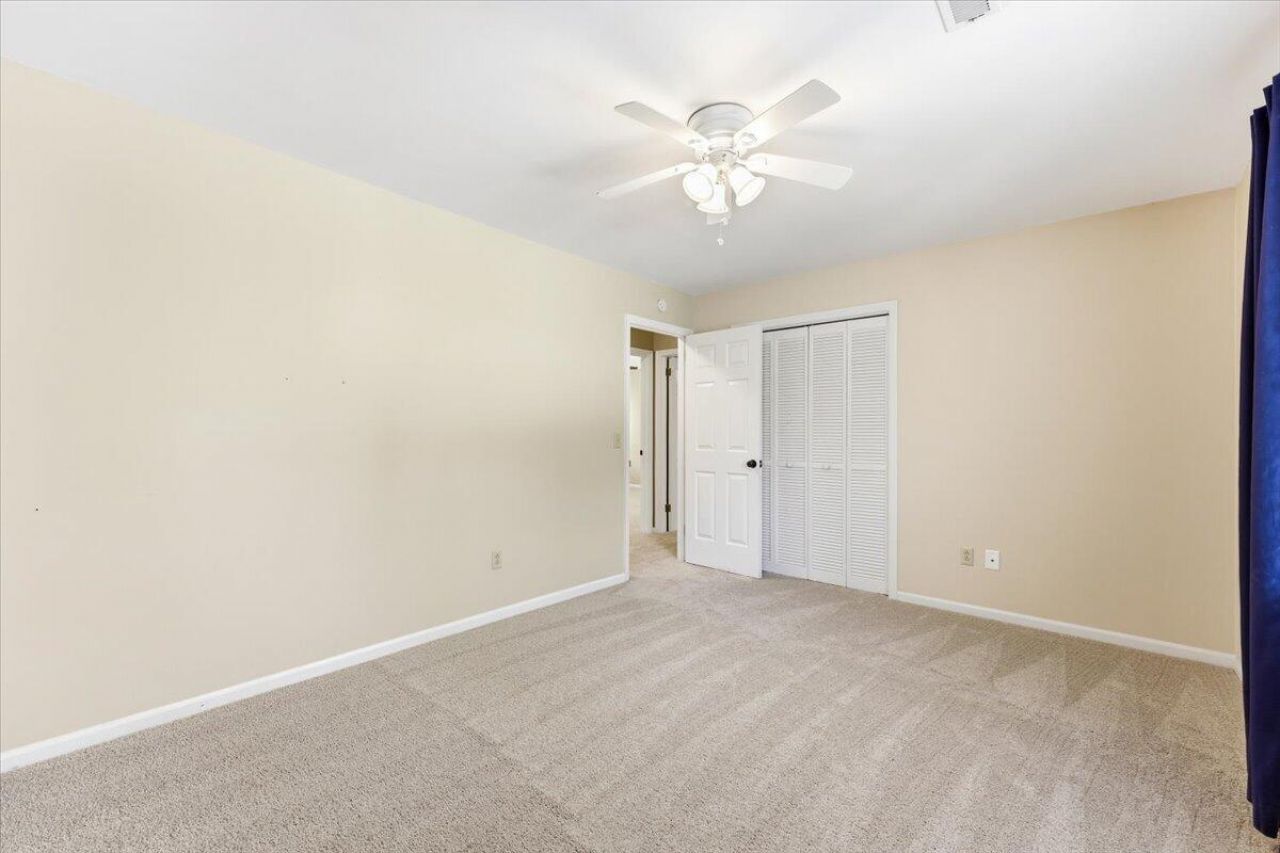 102 Laurens Court Photo 43
