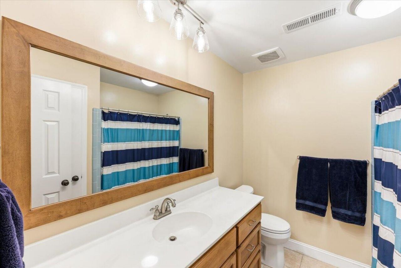 102 Laurens Court Photo 44