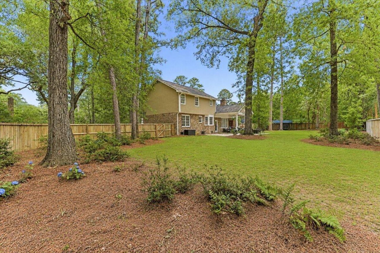 102 Laurens Court Photo 49
