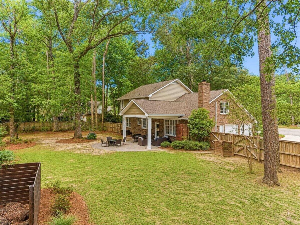 102 Laurens Court Photo 51