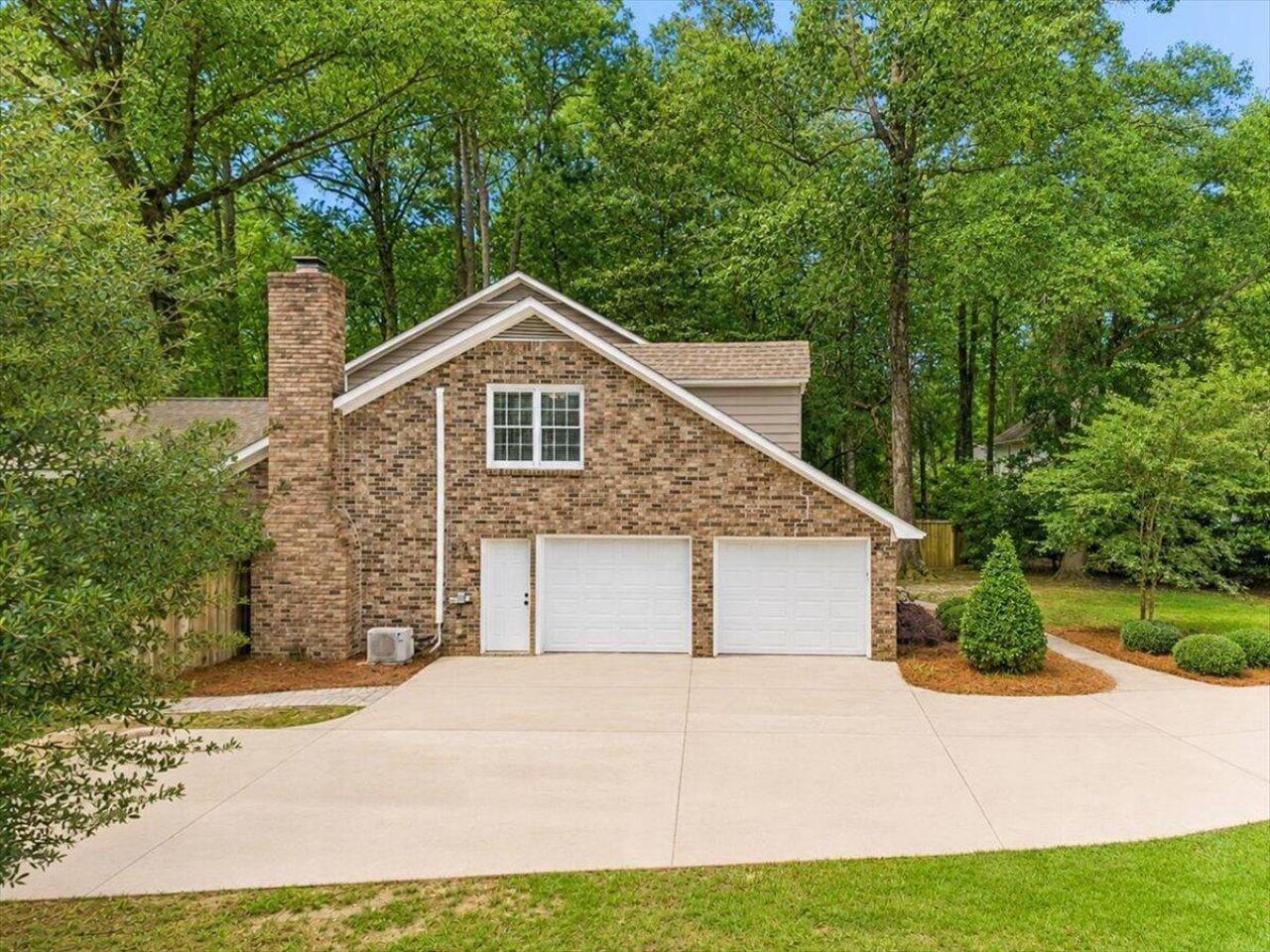 102 Laurens Court Photo 54