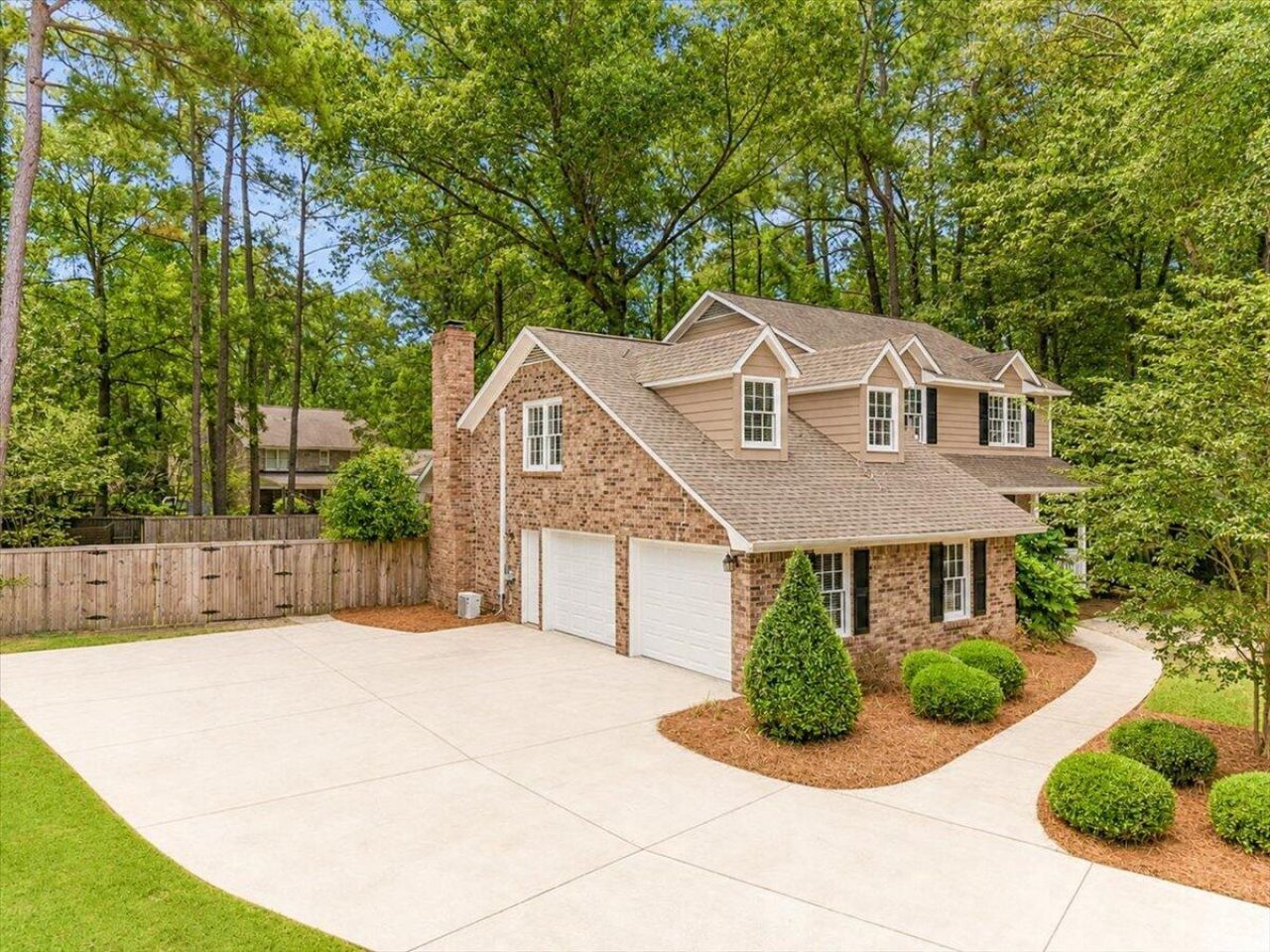 102 Laurens Court Photo 55