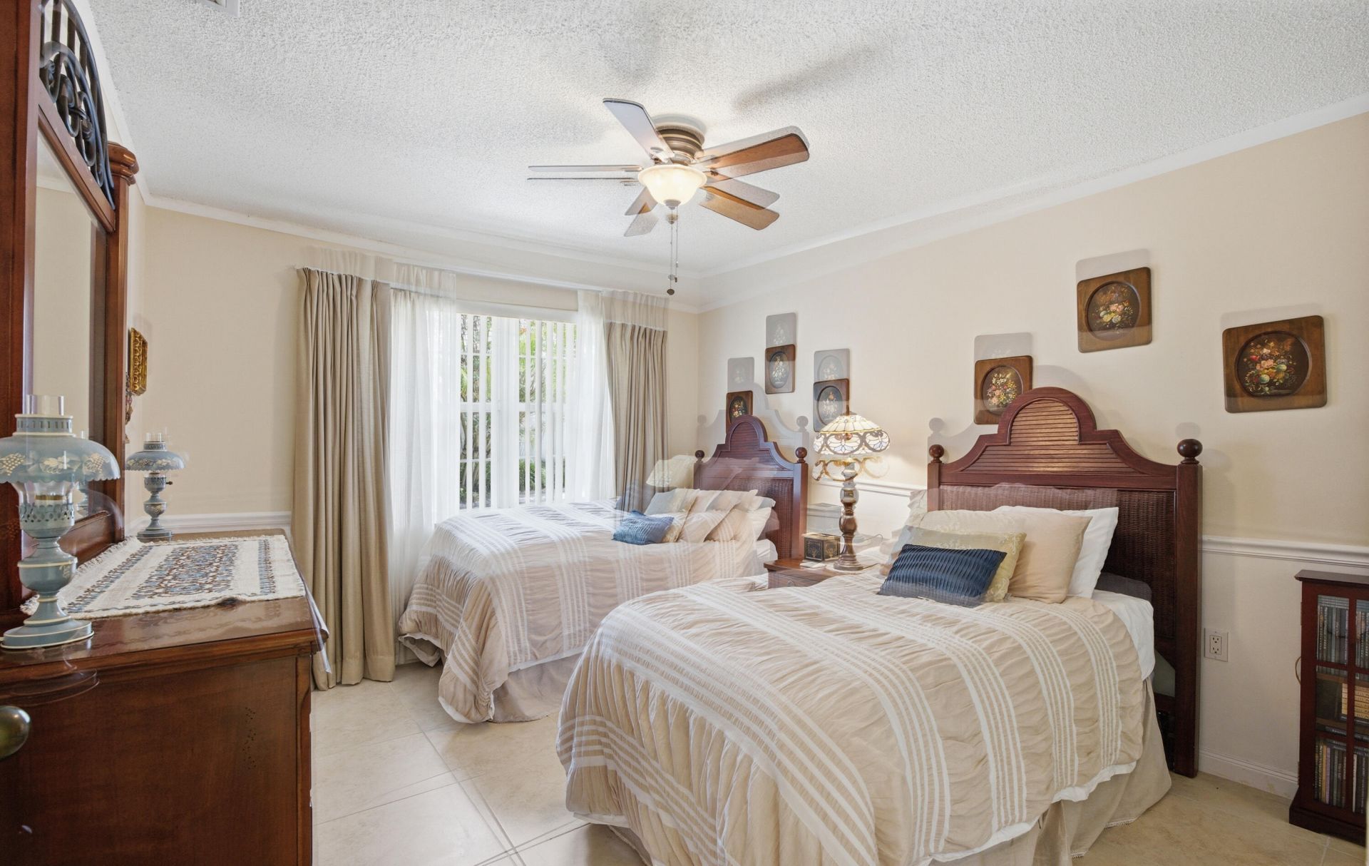 2319 Saratoga Bay Drive, West Palm Beach, FL 33409 Photo