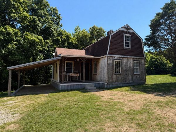 374 Stateline Rd, Loretto, TN