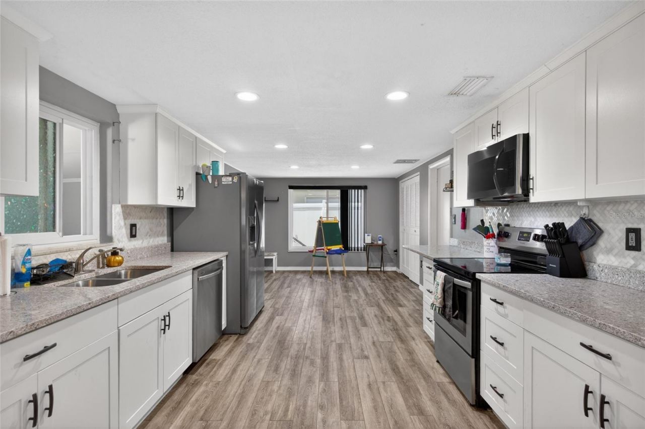 10237 Oak Hill Drive , Port Richey, FL 34668 Photo
