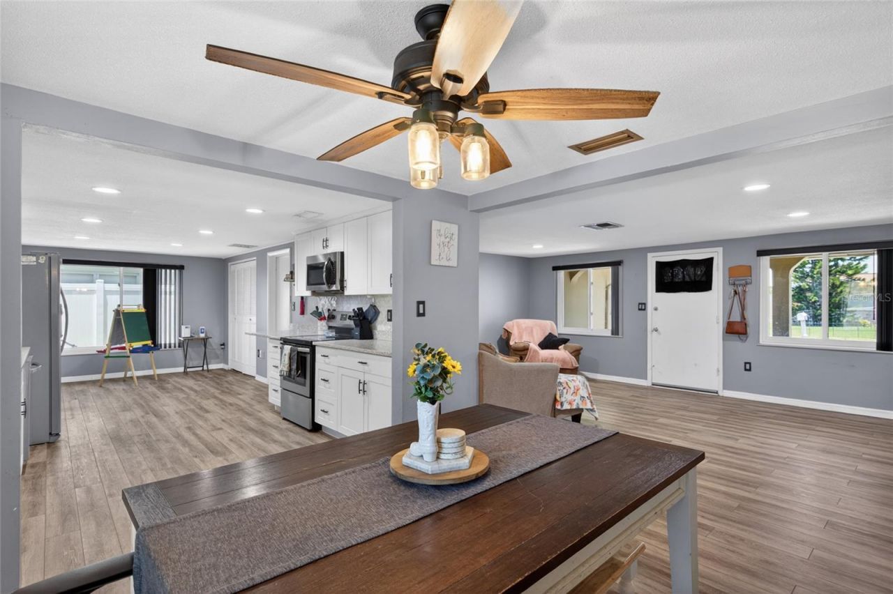 10237 Oak Hill Drive , Port Richey, FL 34668 Photo