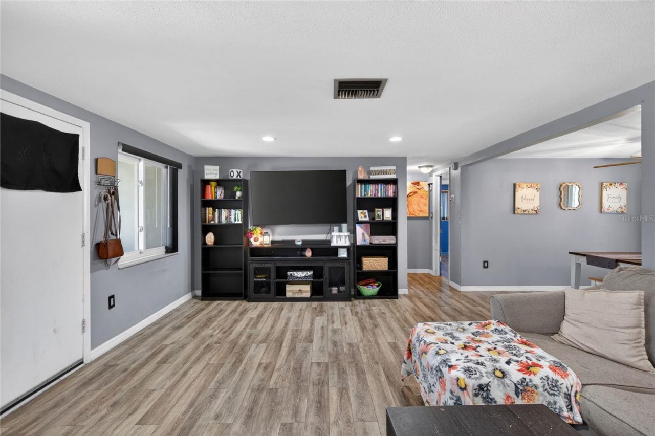 10237 Oak Hill Drive , Port Richey, FL 34668 Photo
