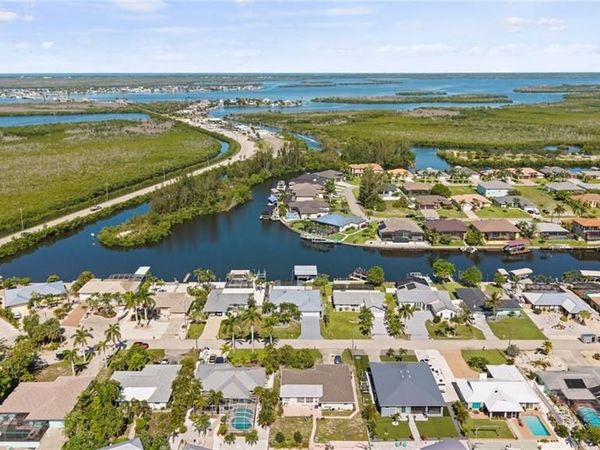 12213 Star Shell DR, MATLACHA ISLES, FL 33991