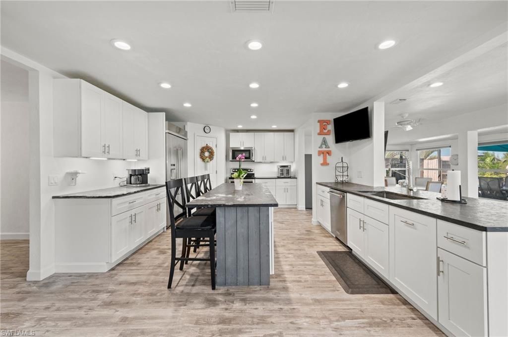 12213 Star Shell Dr , Matlacha Isles, FL 33991 Photo