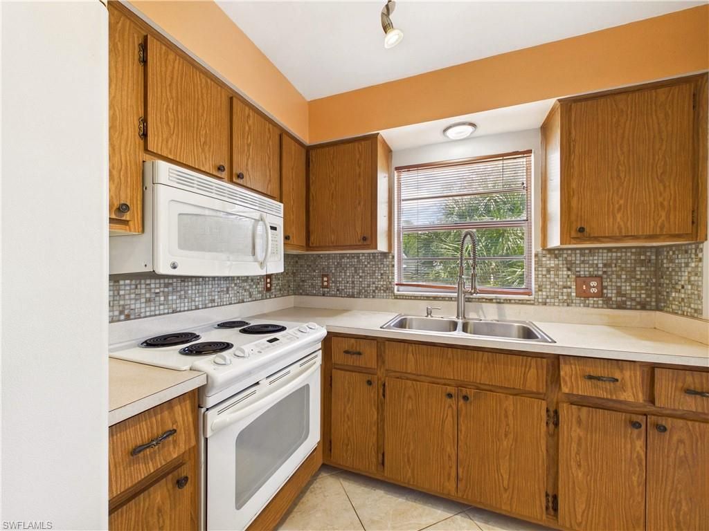 3067 Buena Vista Ln, Naples, FL 34105 Photo