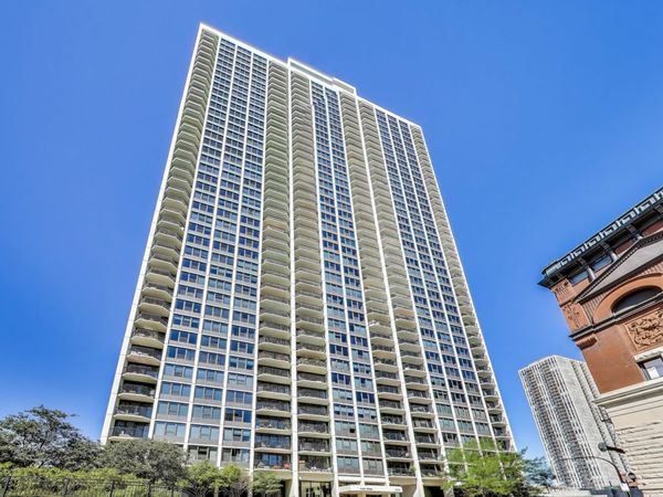 1560 N Sandburg Terrace , Unit 1109, Chicago, IL 60610