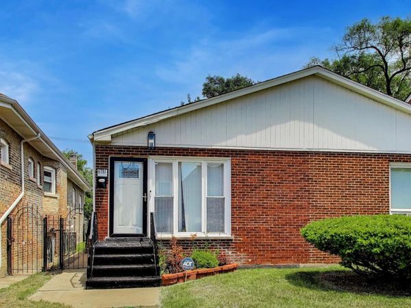 6751 S Saint Lawrence Avenue , Chicago, IL 60637