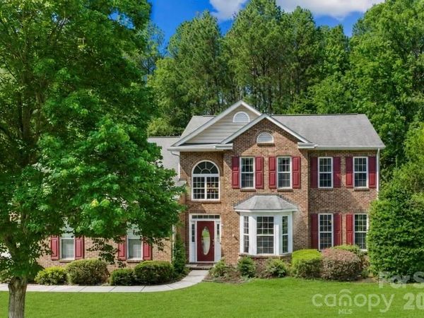 610 Springwood Drive , Waxhaw, NC 28173
