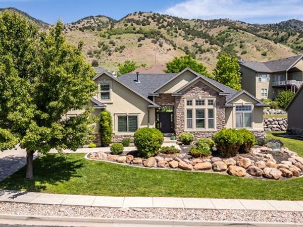 729 EAGLE VIEW DR , Providence, UT 84332