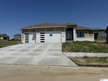 6227 N 210th Street, Elkhorn, NE 68022