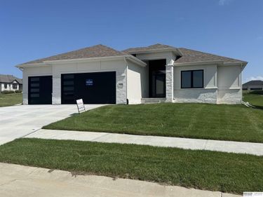 6227 N 210th Street, Elkhorn, NE 68022