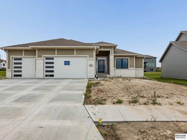 6227 N 210th Street, Elkhorn, NE 68022