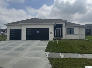 6227 N 210th Street, Elkhorn, NE 68022
