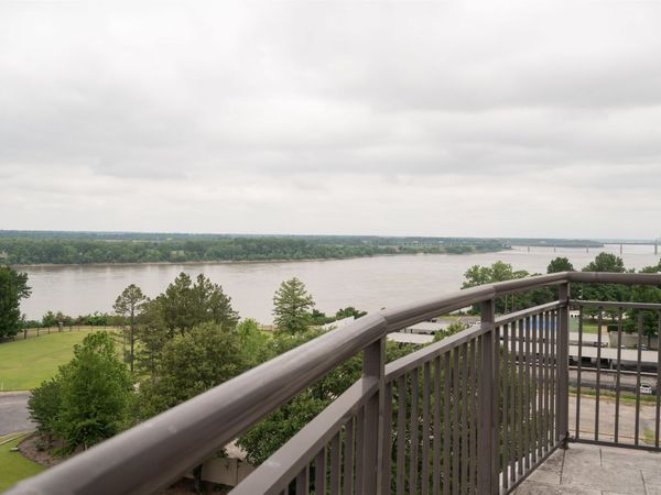 717 S RIVERSIDE DR, Unit 805/806, Memphis, TN 38103