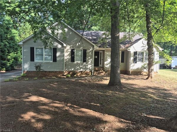 630 Logan Lane , Liberty, NC 27298