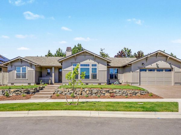 4019 Sunleaf Avenue, Medford, OR 97504