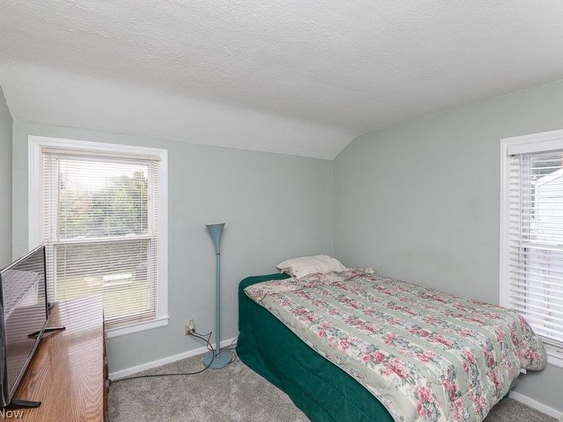 14212 Gramatan Avenue, Cleveland, OH 44111 Photo 12