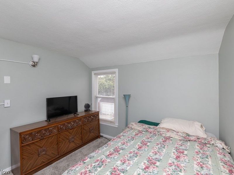14212 Gramatan Avenue, Cleveland, OH 44111 Photo 13