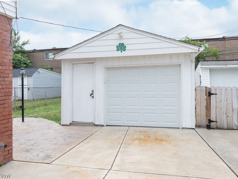 14212 Gramatan Avenue, Cleveland, OH 44111 Photo 20