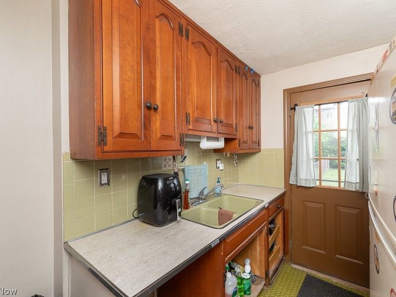 14212 Gramatan Avenue, Cleveland, OH 44111 Photo 6