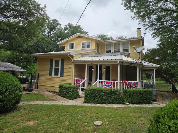 3814 Pawnee Court, Granbury, TX 76048