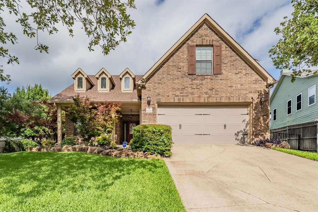2728 Park Place, Burleson, TX 76028 Main Photo