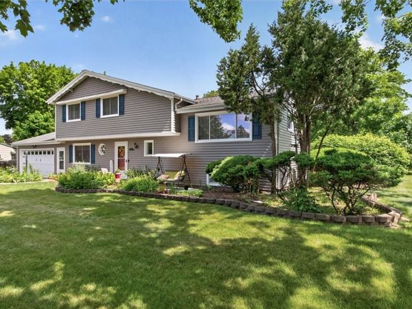 2 Bryn Mawr Road , Rochester, NY 14624