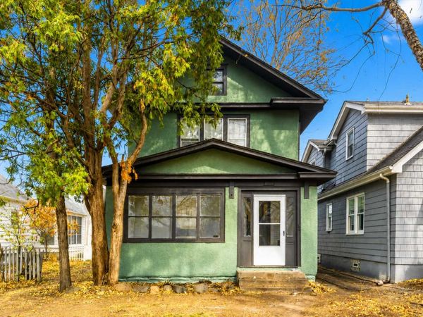 712 Cedar Lake Road S, Minneapolis, MN 55405