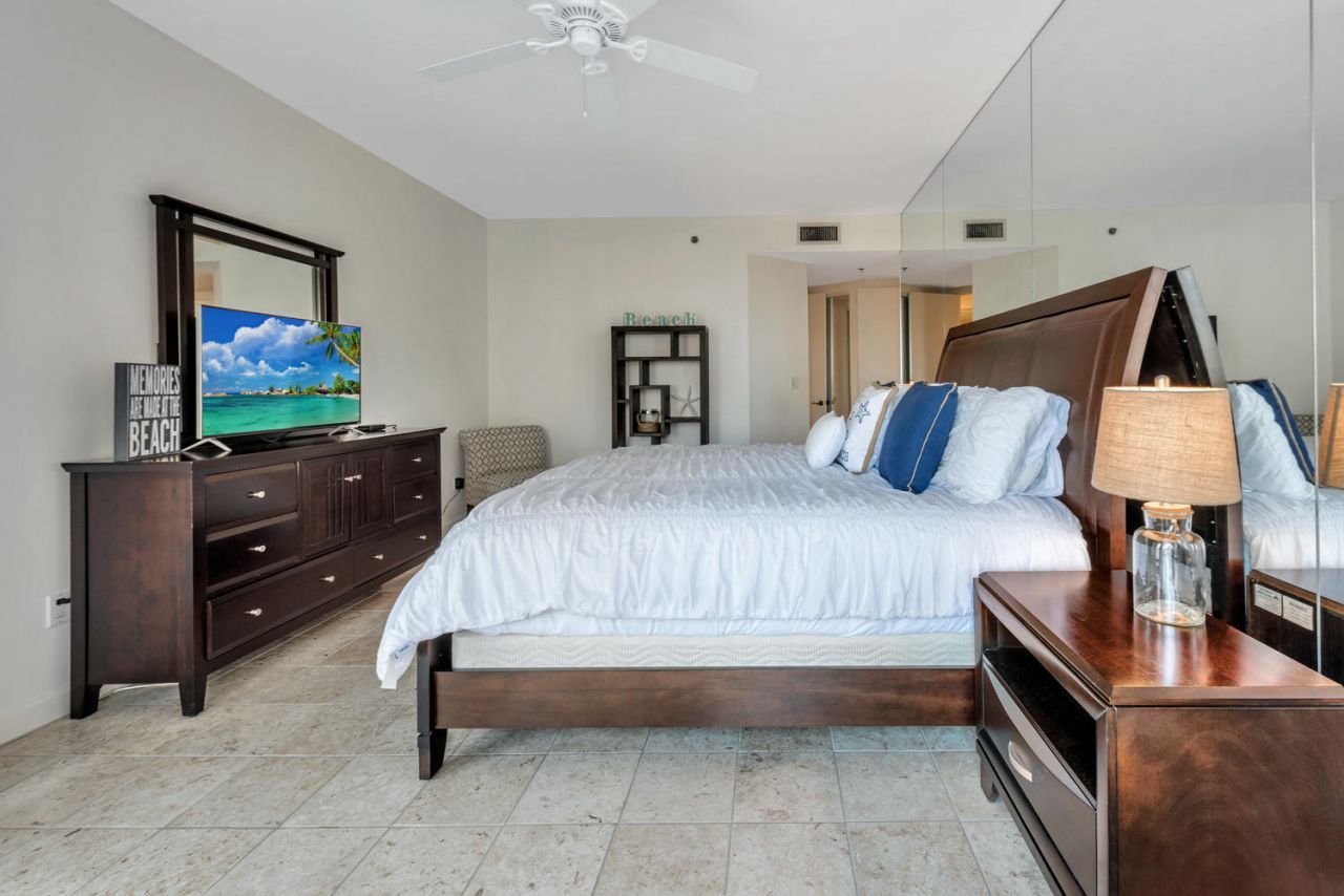 530 Ocean Drive, Unit 202, Juno Beach, FL 33408 Photo