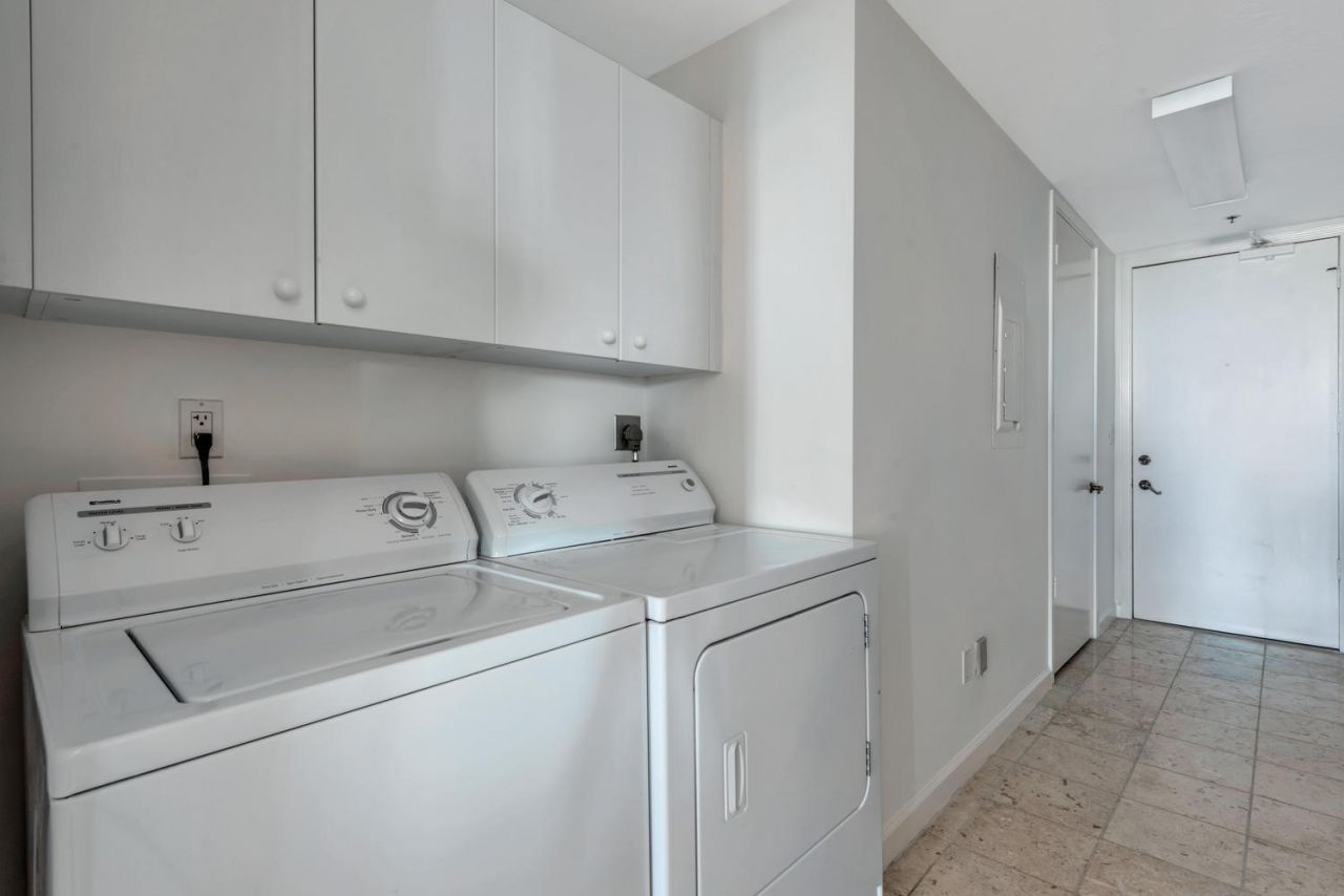 530 Ocean Drive, Unit 202, Juno Beach, FL 33408 Photo